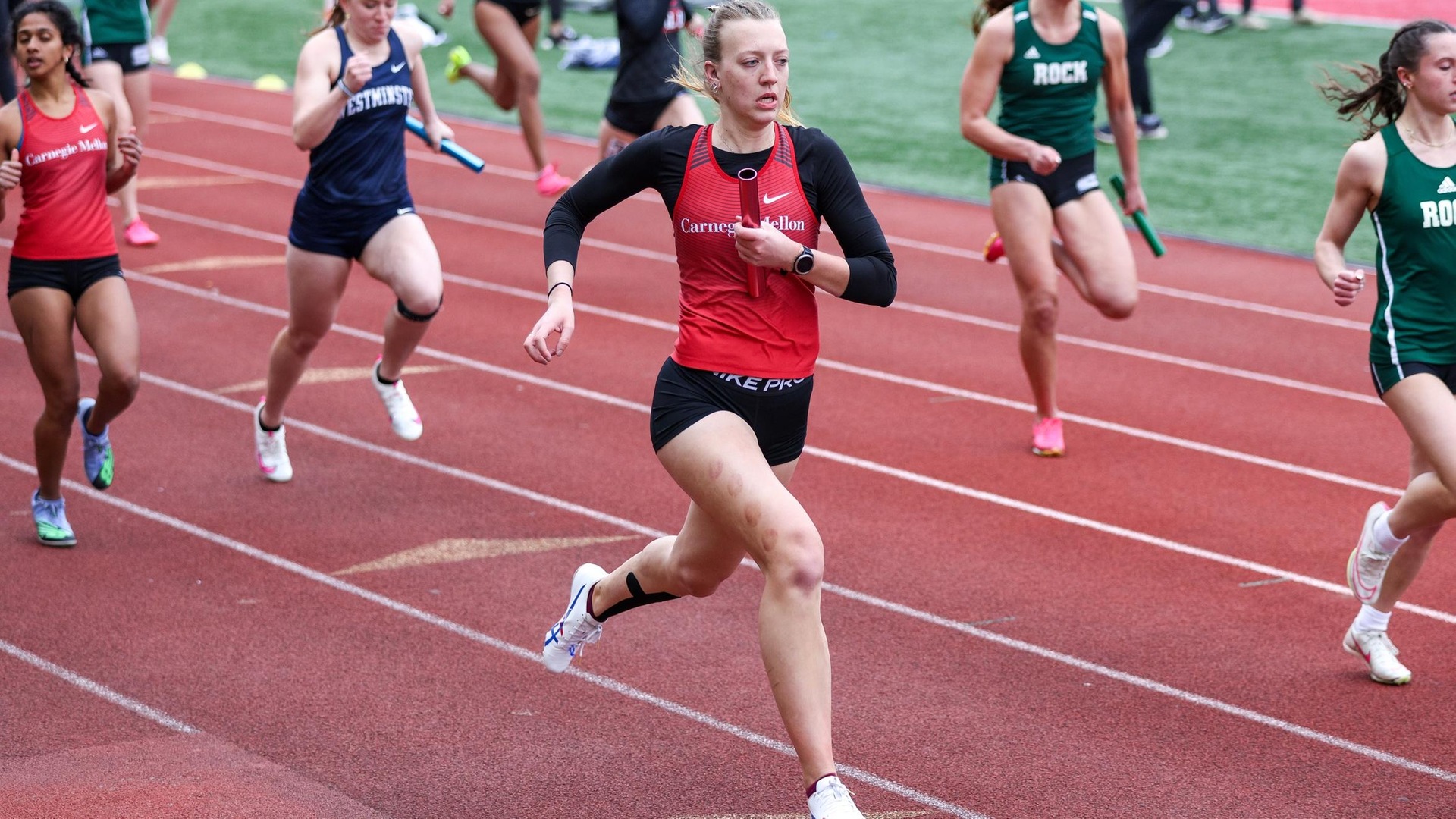 4x400-Meter Relay Ends Tartans Annual Invite With a Victory