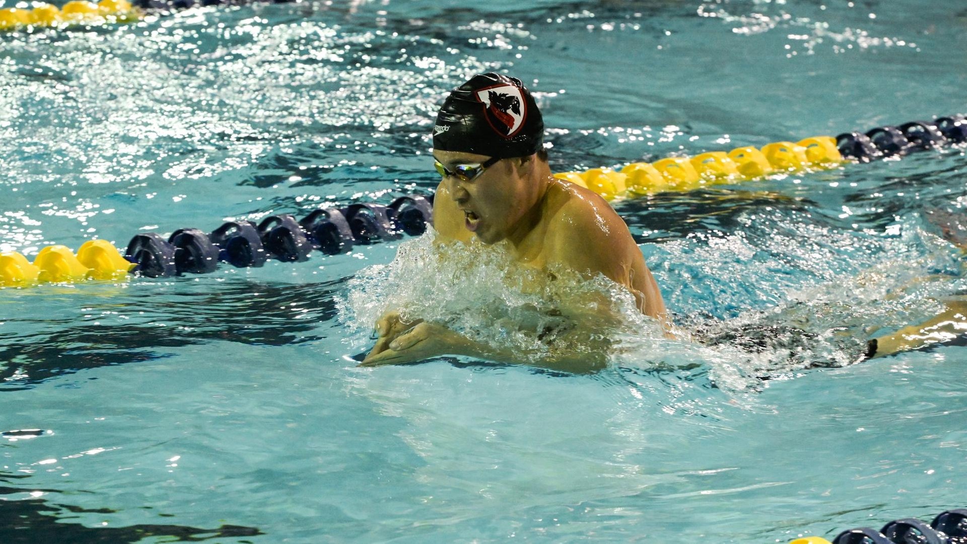 men's swimmer doing breaststroke event