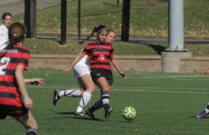 No. 17 Tartans Defeat NYU 2-1 in Final Home Game